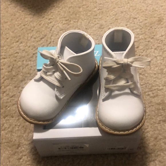 white walking shoes for babies
